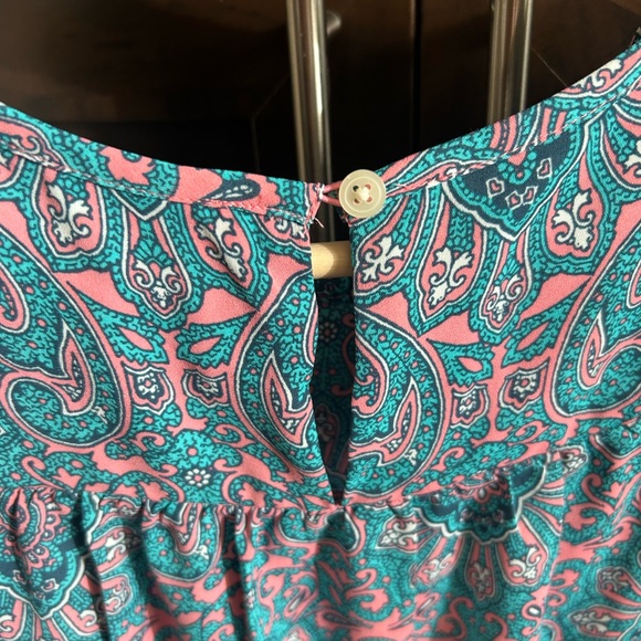 Loft cap sleeve flutter shirt in blue/pink. Size XS - Picture 4 of 5